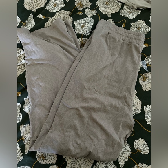 VUORI Halo Essential Wideleg Pant Dark Salt Heather (cream) XL EUC - Picture 3 of 4